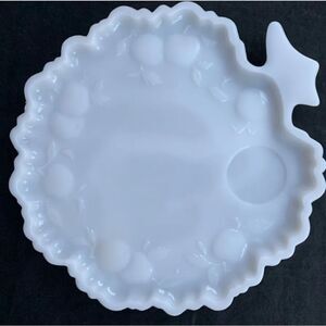 🔸️Antique White Milk Glass Hazel Atlas Tree Patterned Snack Plate Set of 2